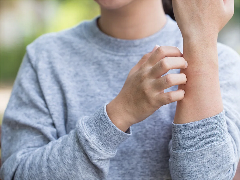 What Are The Problems With Sensitive Skin Coming Into Contact With Different Fabrics?