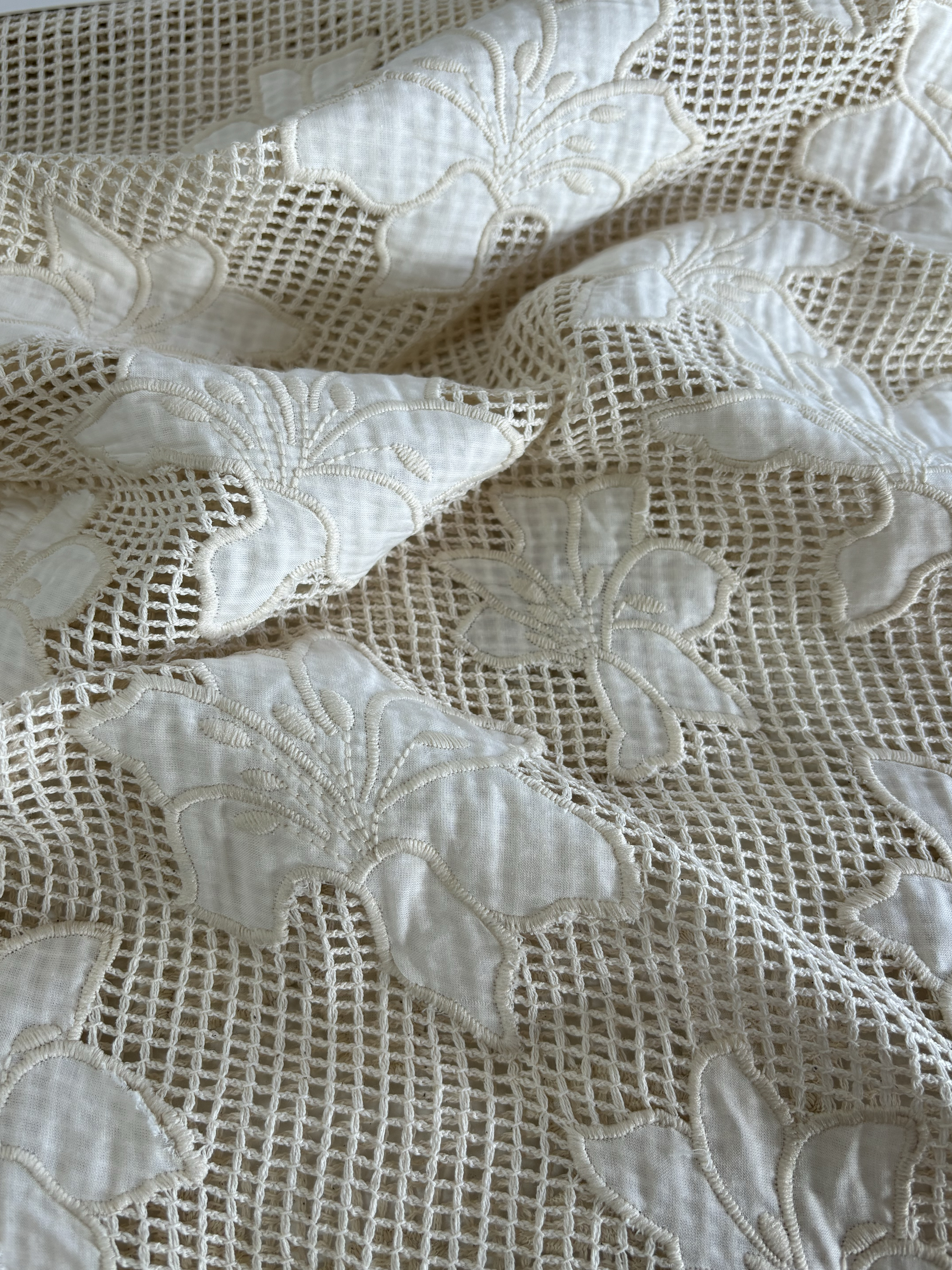 HDX-24102 Polyester Embroidery Fabric Wholesale