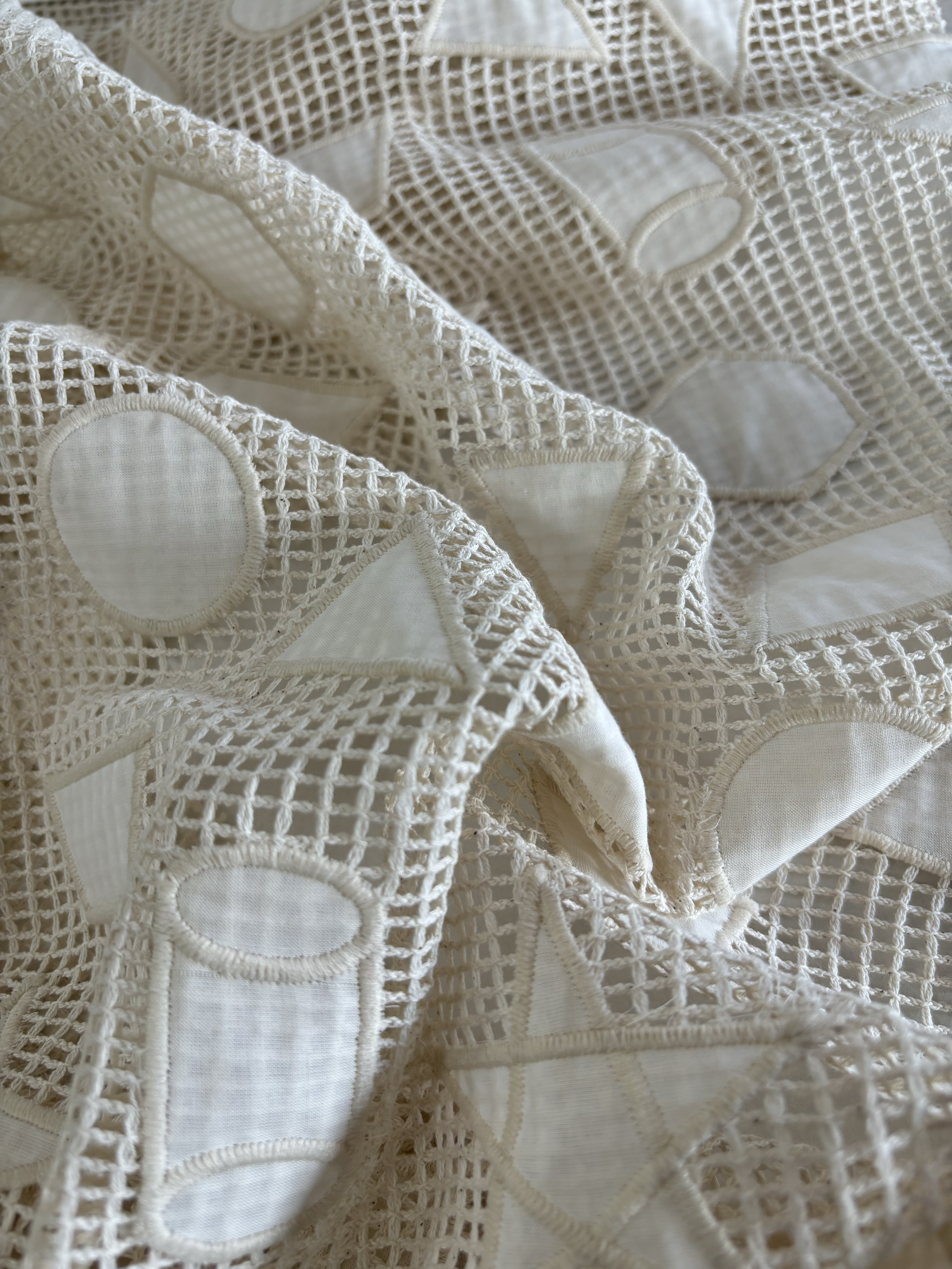 HDX-24101 Polyester Embroidery Fabric Wholesale