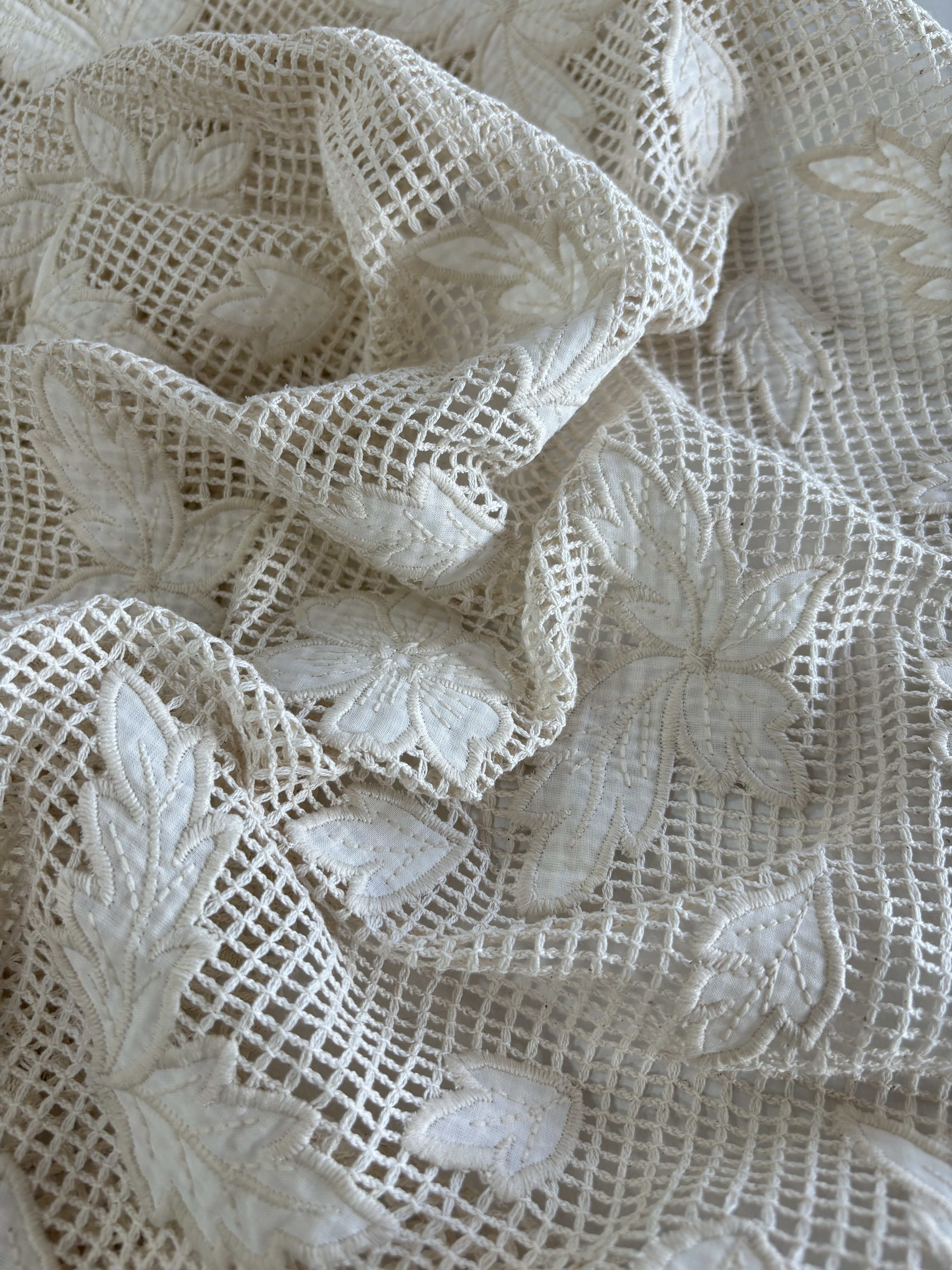 HDX-24099 Tulle ground Embroidery Fabric Wholesale